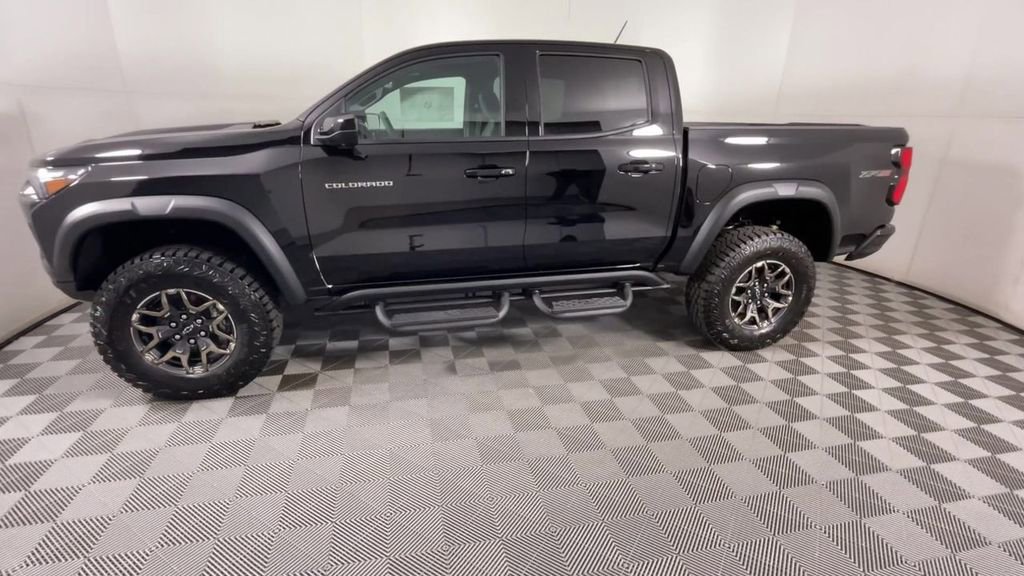 2025 Chevrolet Colorado ZR2 photo 4