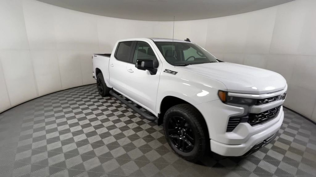 2025 Chevrolet Silverado 1500 RST photo 2