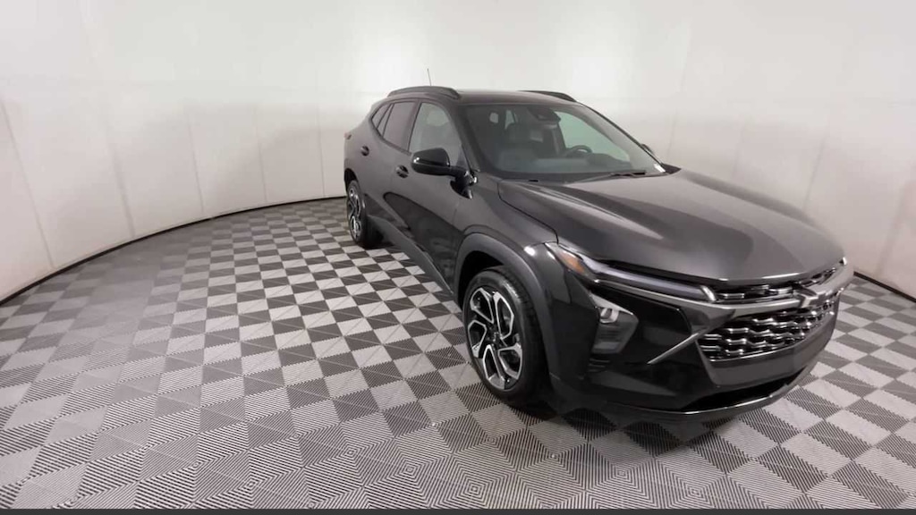 Used 2025 Chevrolet Trax 2RS SUV