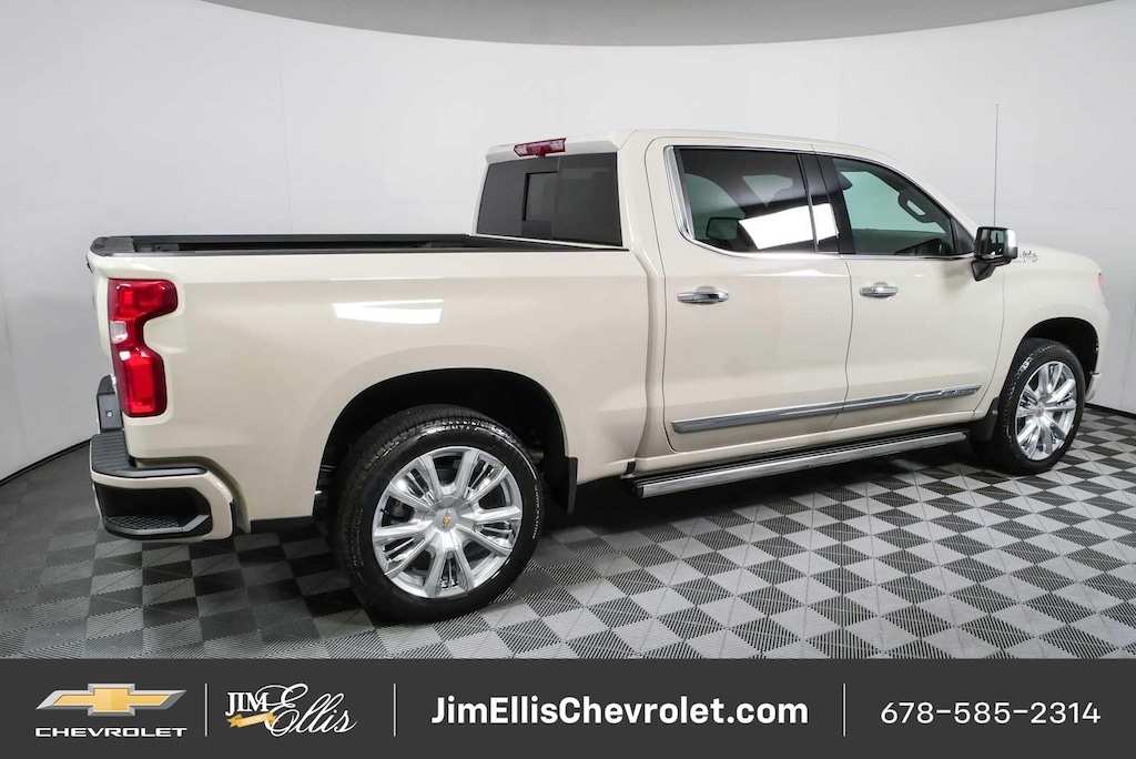 New 2026 Chevrolet Silverado 1500 High Country Truck Crew Cab