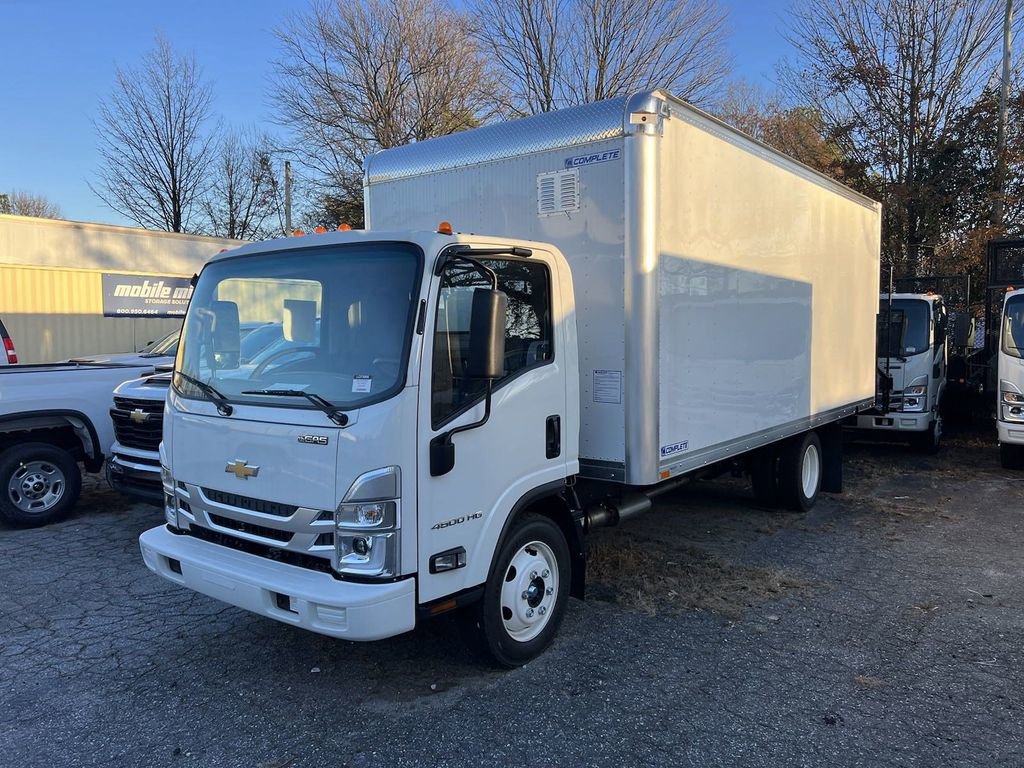 2025 Chevrolet Silverado 4500HD photo 3