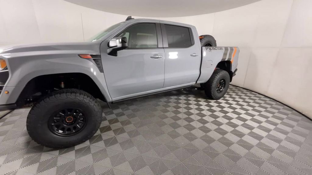 2025 Chevrolet Silverado 1500 RST photo 4