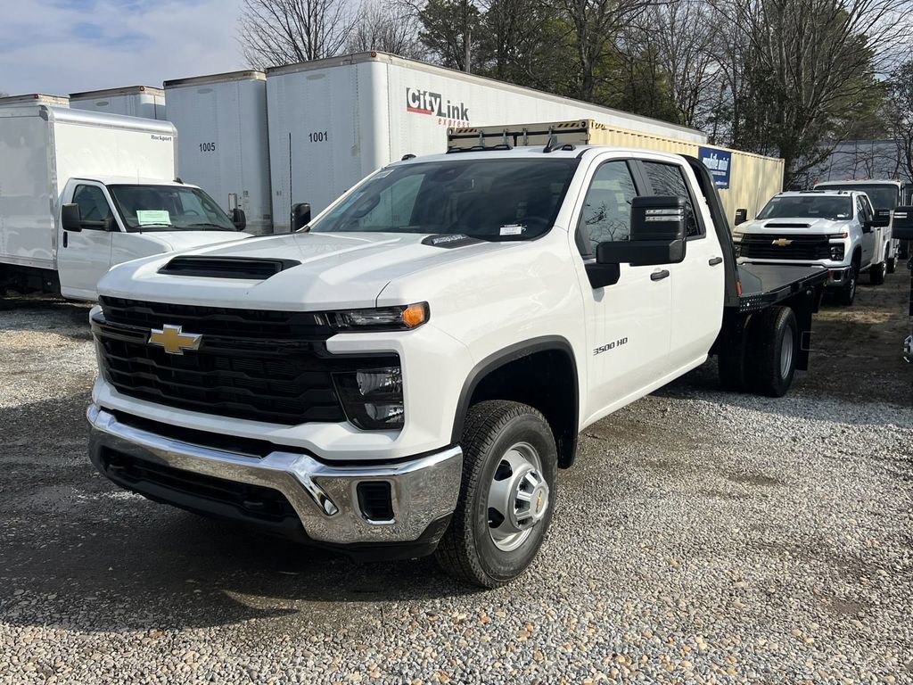 2025 Chevrolet Silverado 3500HD Work Truck photo 3