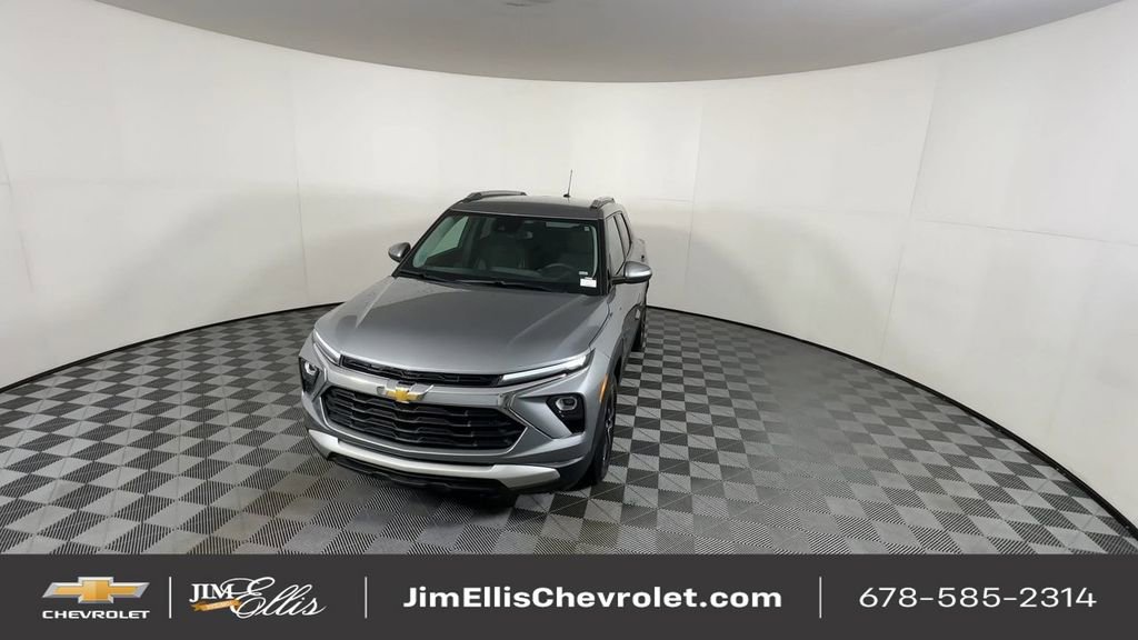 2025 Chevrolet Trailblazer LT photo 3