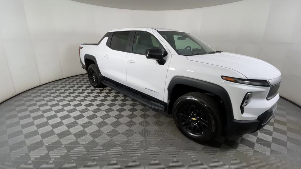 2024 Chevrolet Silverado EV Work Truck photo 2