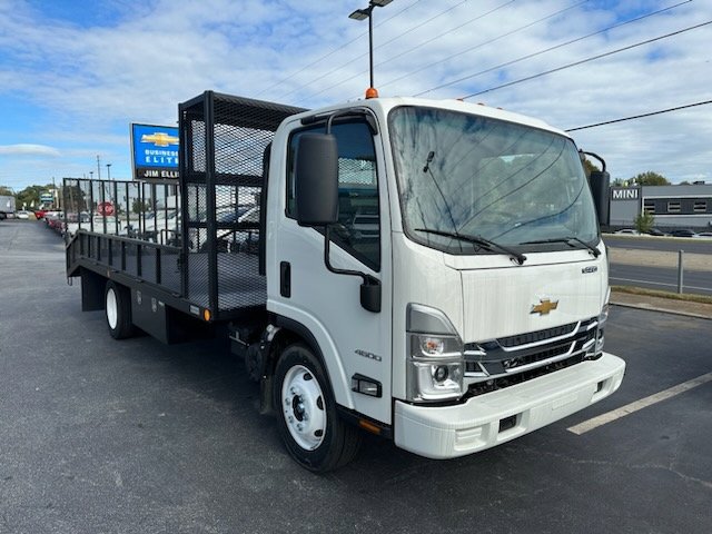 2024 Chevrolet Silverado 4500HD photo 2