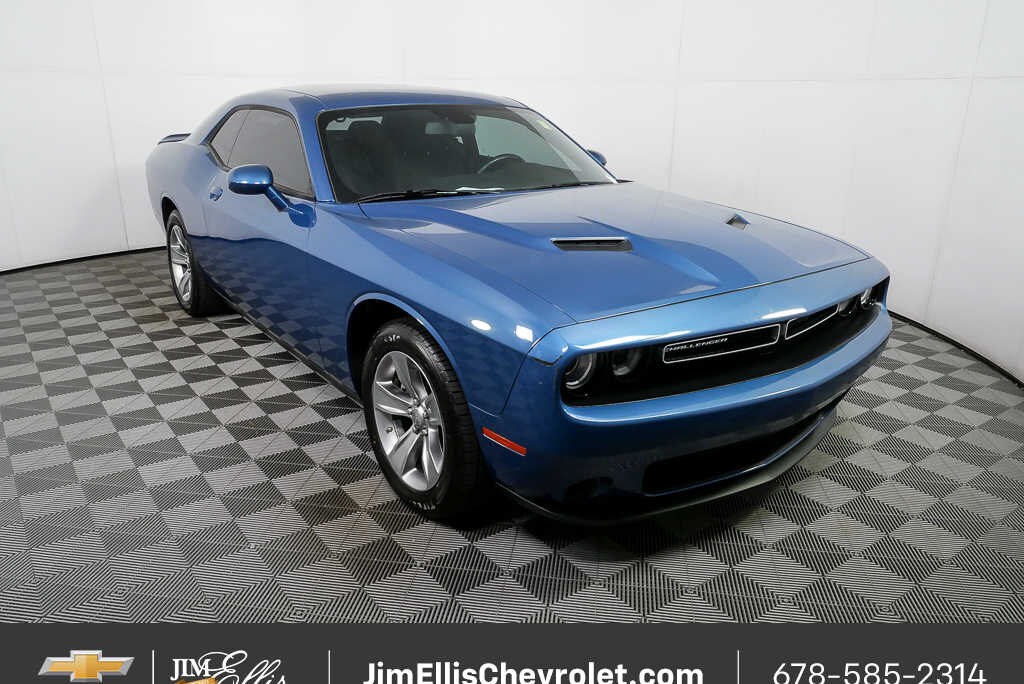 Used 2022 Dodge Challenger SXT RWD