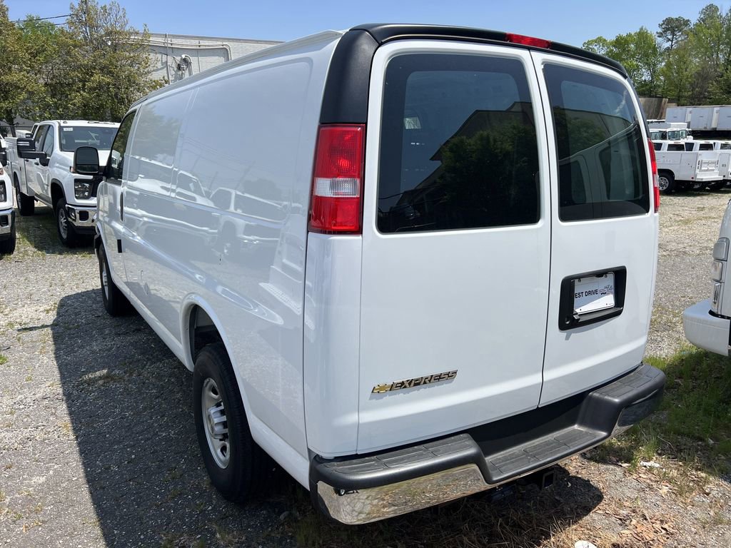 2025 Chevrolet Express Cargo 2500 Work Van photo 4
