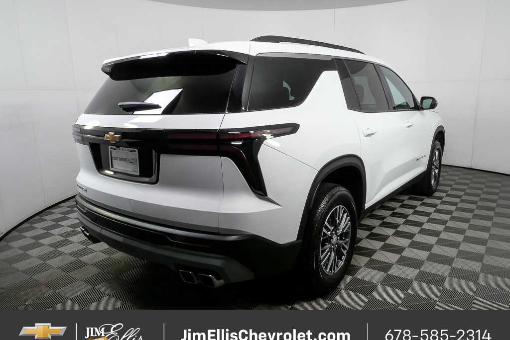 Used 2025 Chevrolet Traverse FWD LT