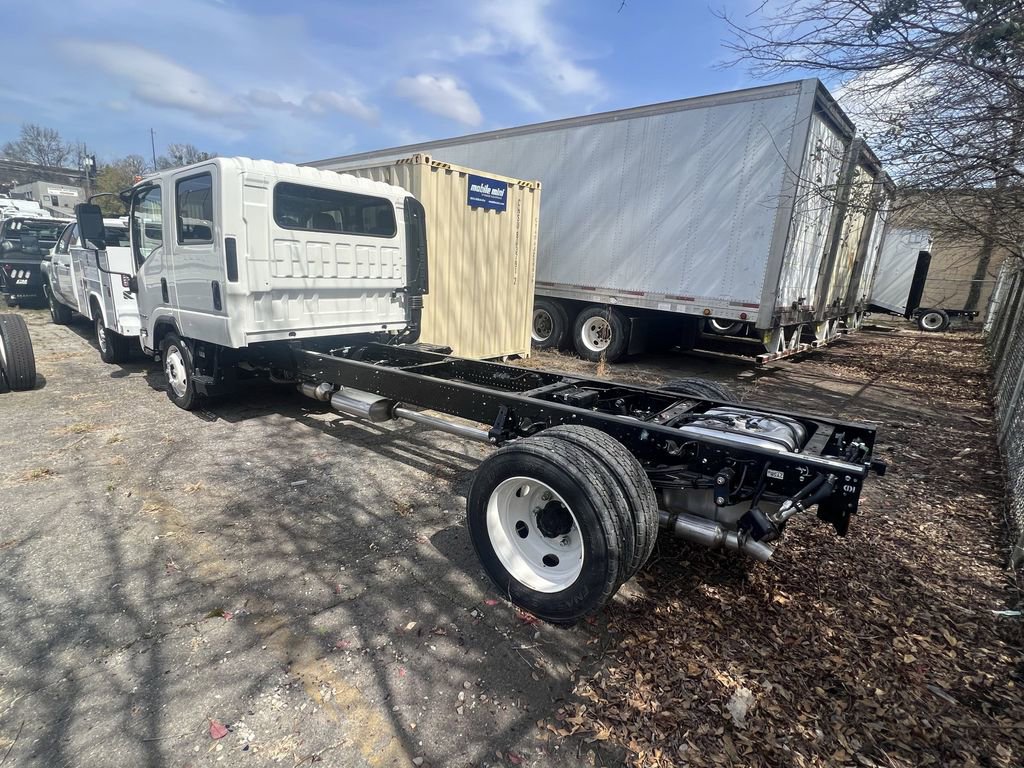 2025 Chevrolet Silverado 4500HD photo 4