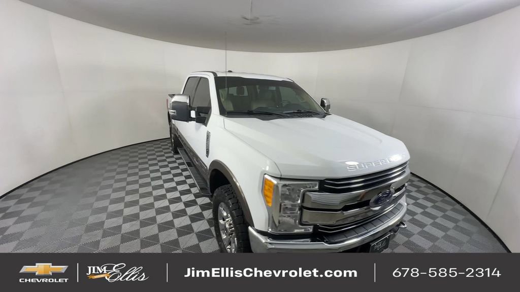 2017 Ford F-250 Lariat photo 2