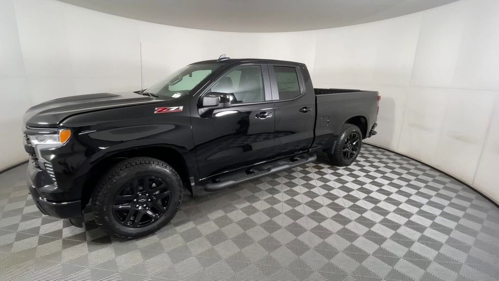 2025 Chevrolet Silverado 1500 RST photo 4