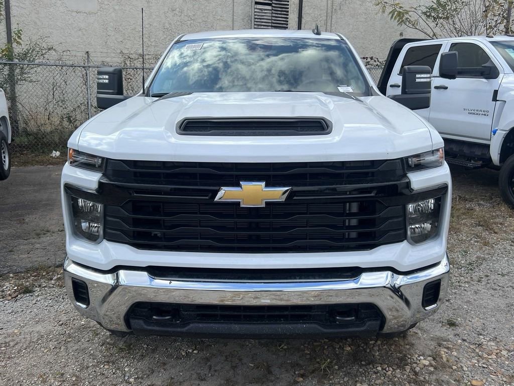 2025 Chevrolet Silverado 2500HD Work Truck photo 2