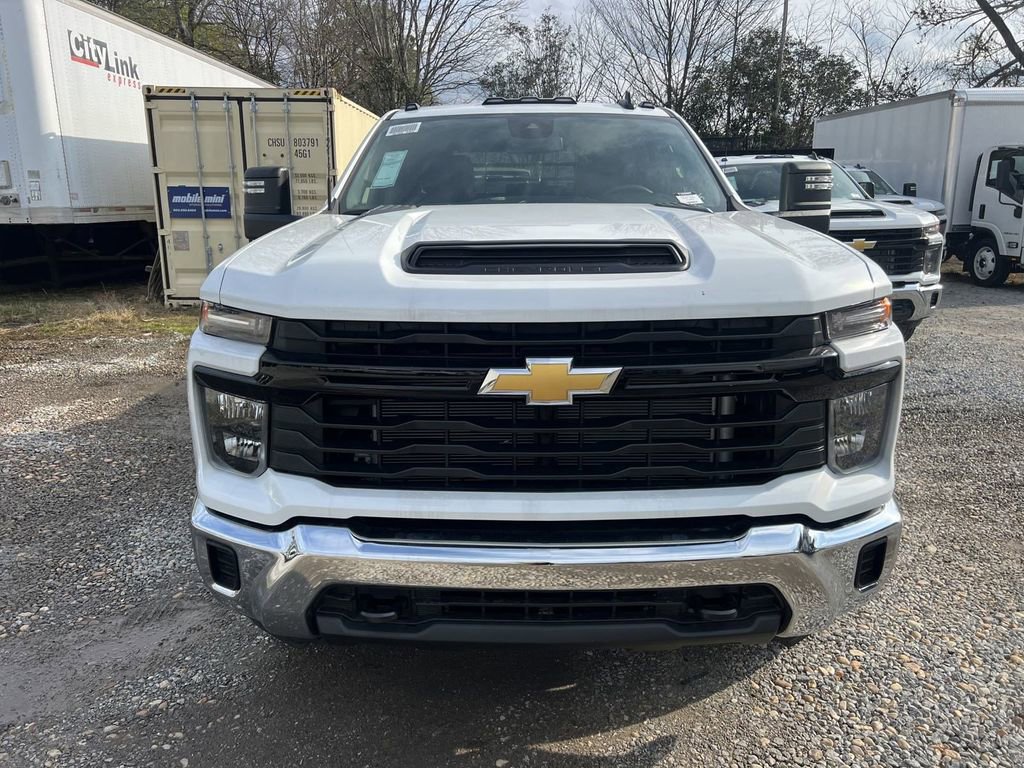 2025 Chevrolet Silverado 3500HD Work Truck photo 2