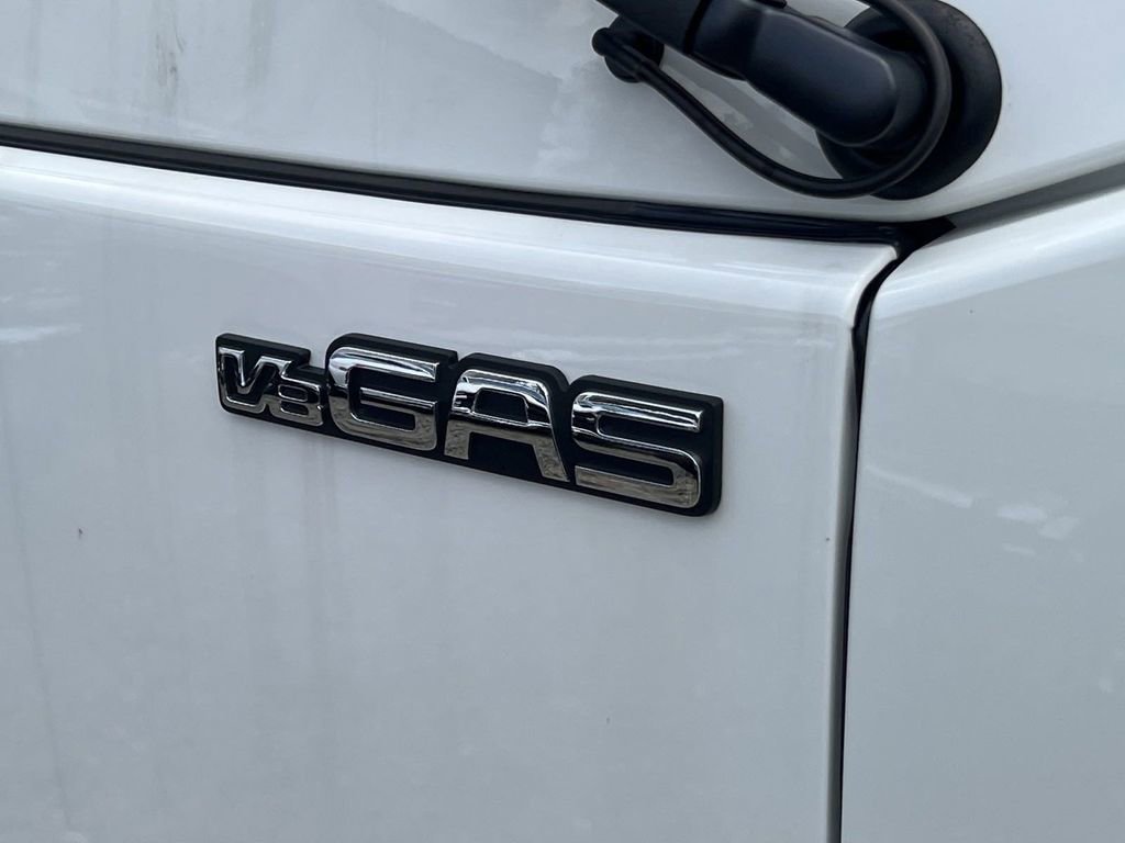 2025 Chevrolet Silverado 4500HD photo 4