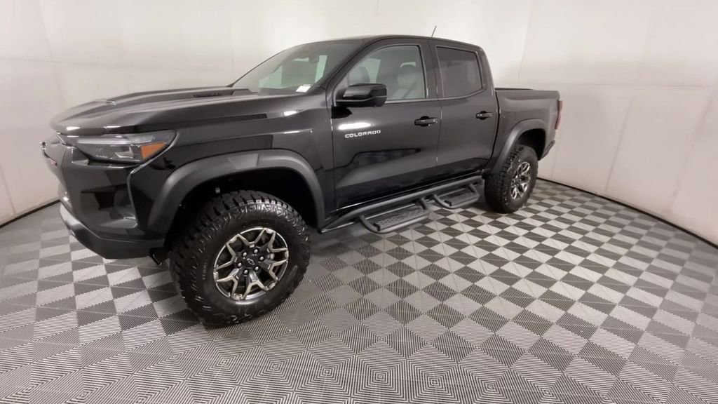 2025 Chevrolet Colorado ZR2 photo 4