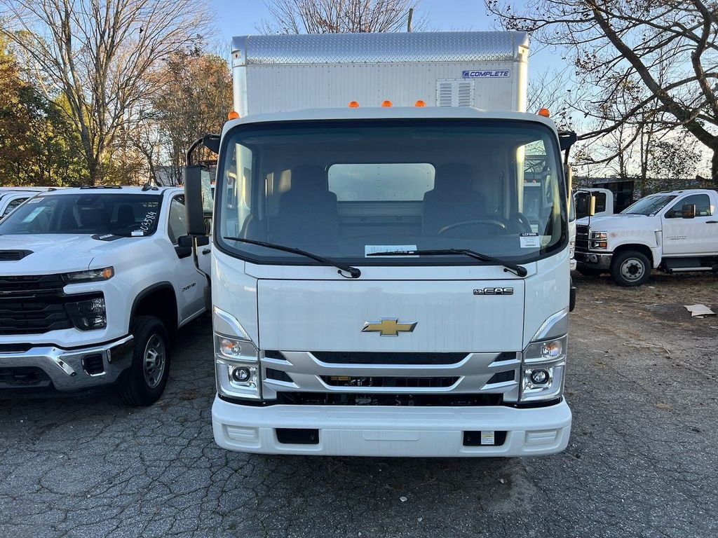 2025 Chevrolet Silverado 4500HD photo 2