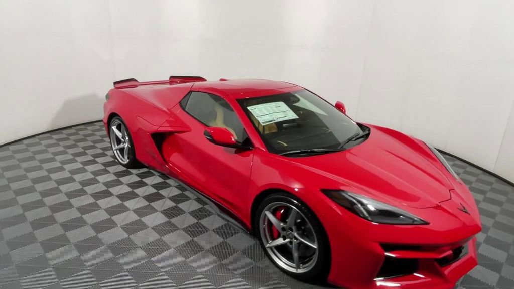 2025 Chevrolet Corvette E-Ray 2LZ photo 2
