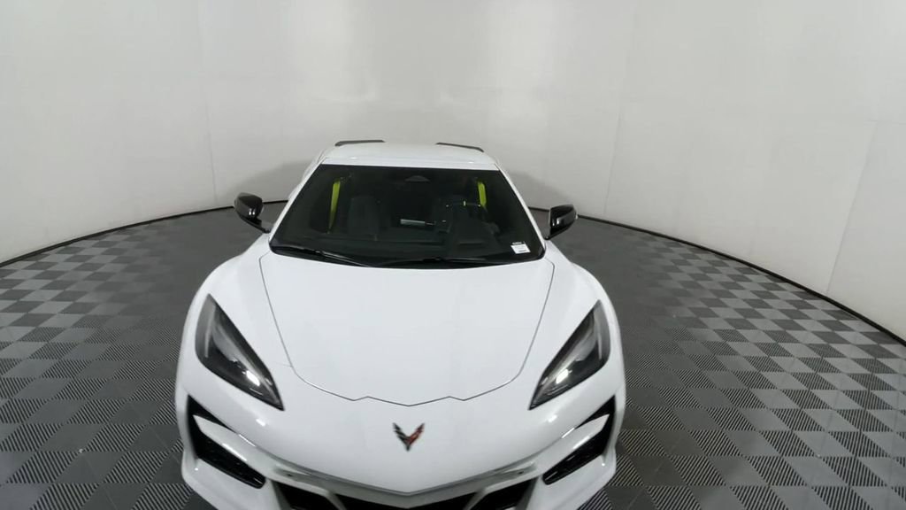 2025 Chevrolet Corvette E-Ray 3LZ photo 3