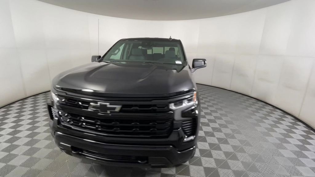 2025 Chevrolet Silverado 1500 RST photo 3