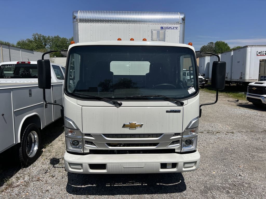 2025 Chevrolet Silverado 4500HD photo 2