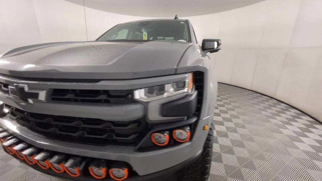 2025 Chevrolet Silverado 1500 RST photo 3