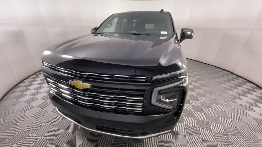 2025 Chevrolet Tahoe High Country photo 3