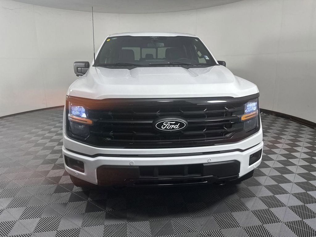 2025 Ford F-150 XLT photo 3