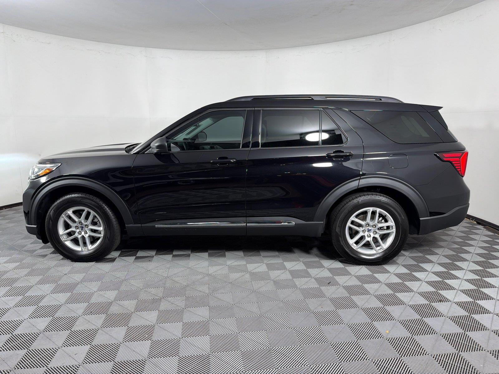 New 2025 Ford Explorer Active SUV
