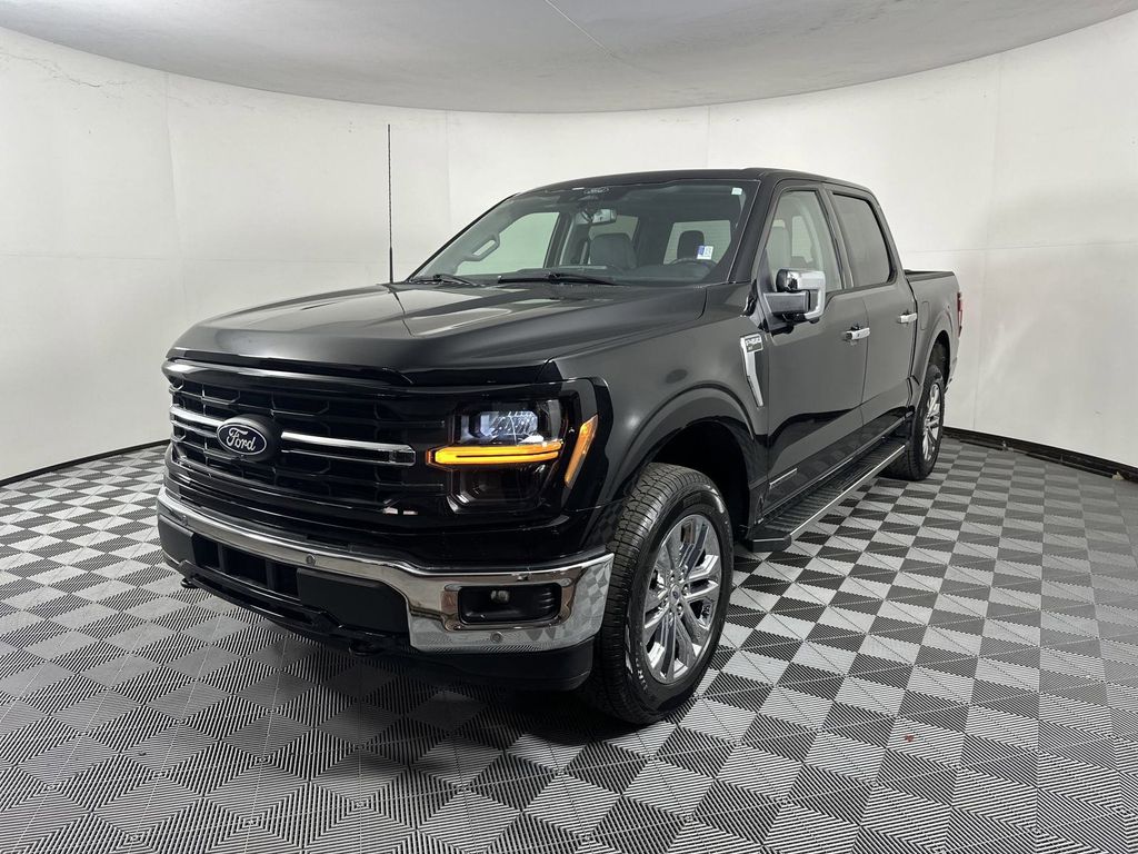 2025 Ford F-150 XLT photo 4