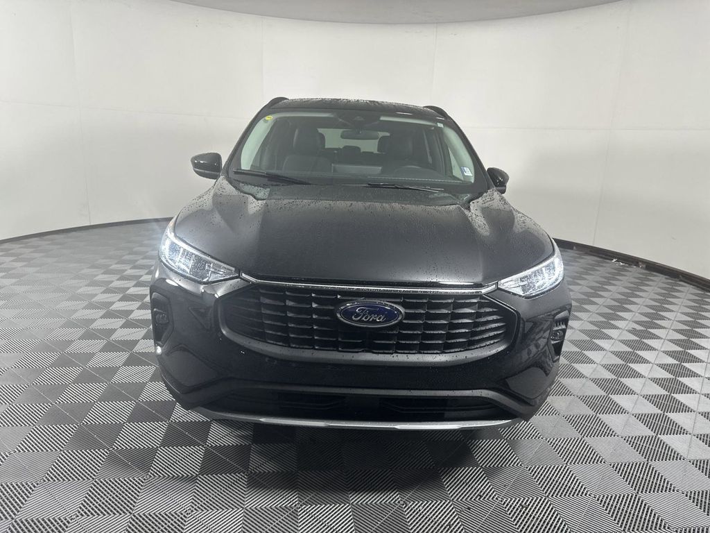 2025 Ford Escape Plug-In Hybrid photo 3
