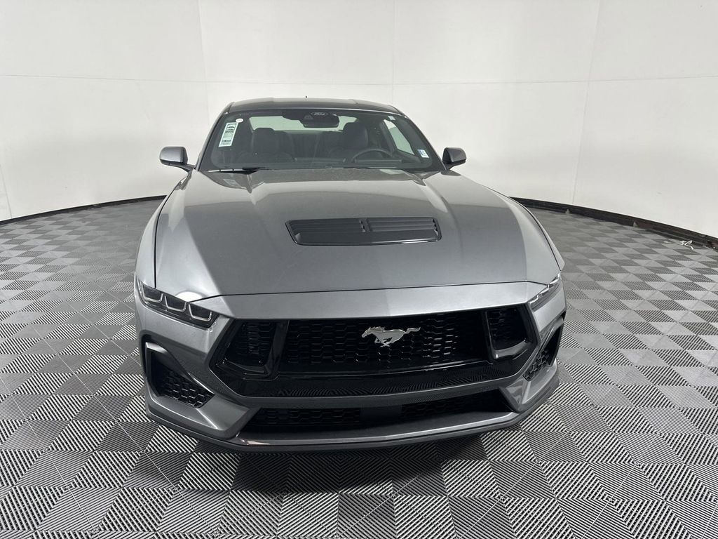 2025 Ford Mustang GT photo 3