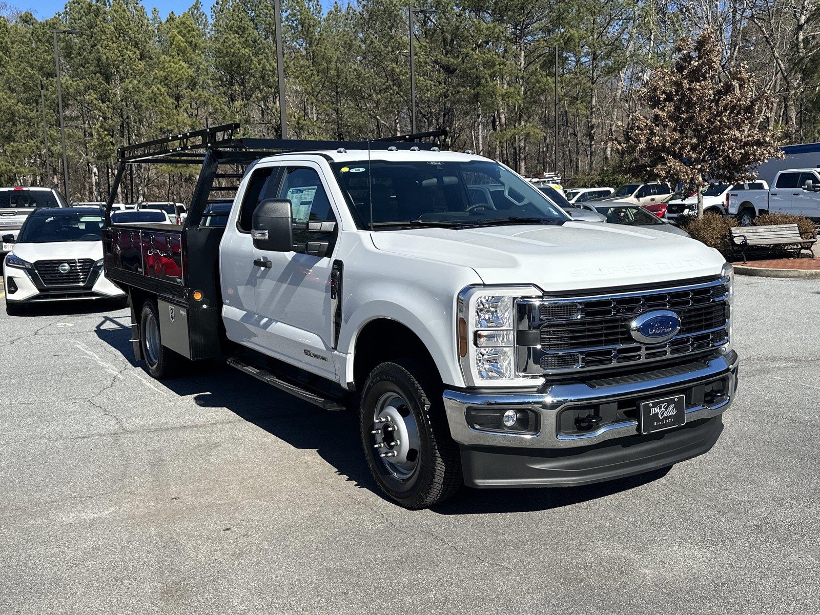 2026 Ford F-350 Super Duty Chassis Cab XL