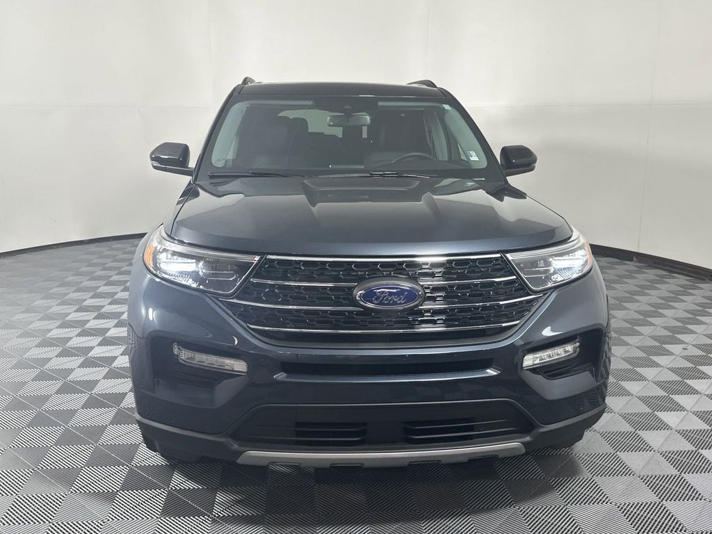 2024 Ford Explorer XLT photo 3