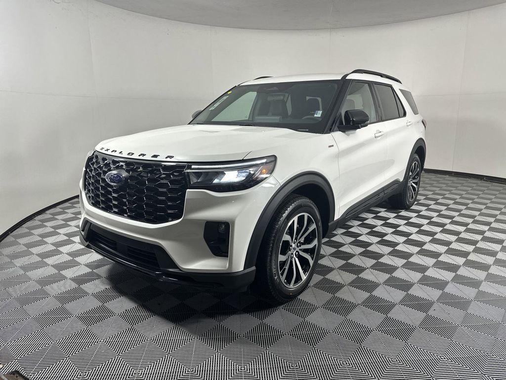 2025 Ford Explorer ST-Line photo 3