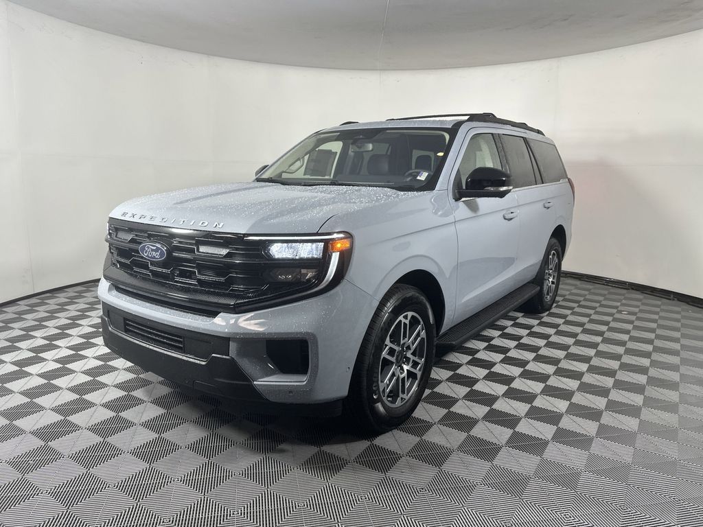 2025 Ford Expedition Base photo 3