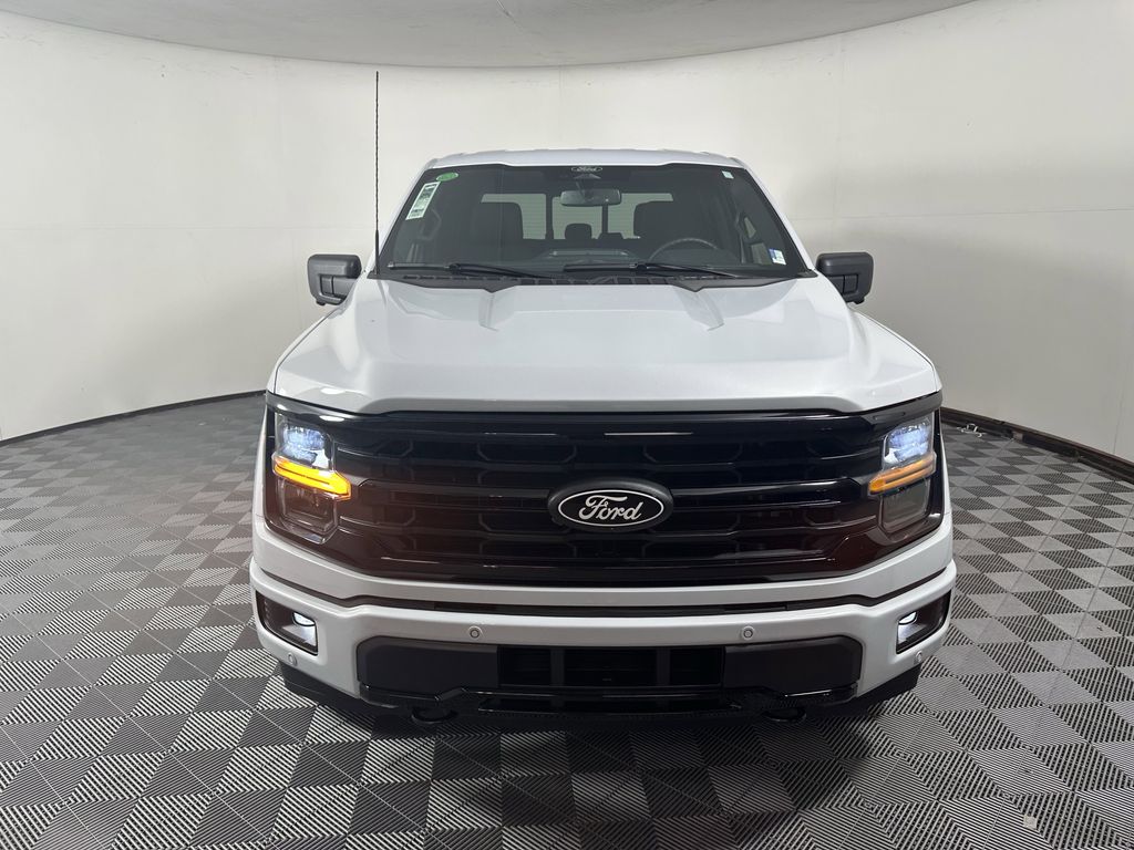 2025 Ford F-150 XLT photo 2