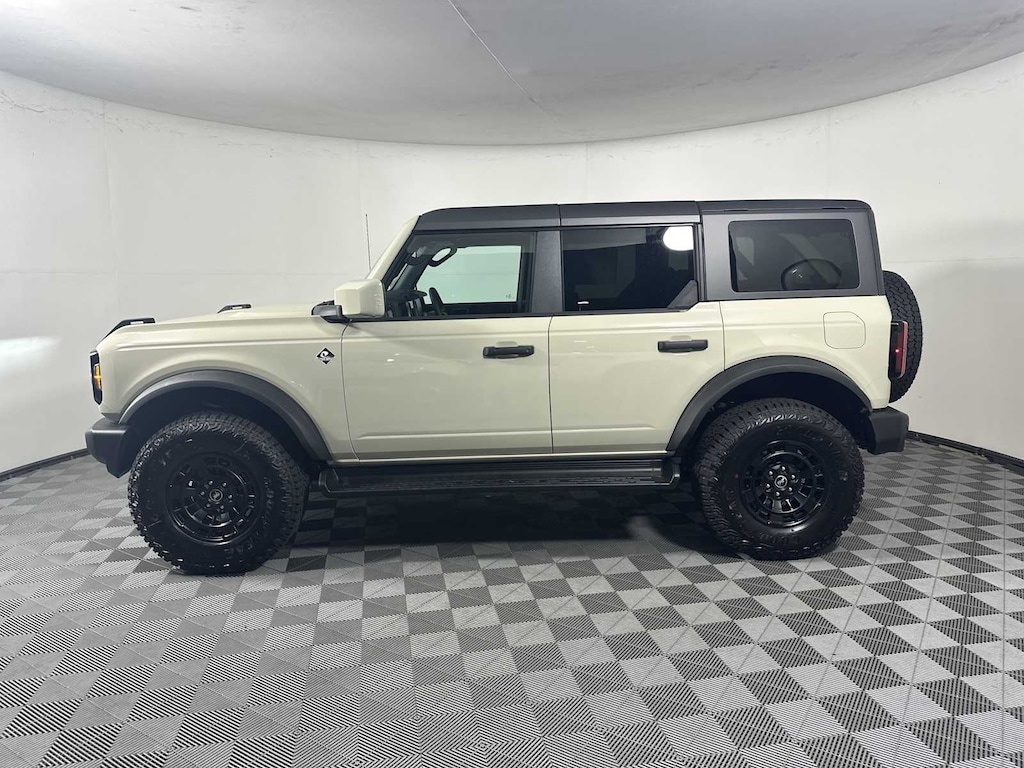 New 2026 Ford Bronco Outer Banks SUV
