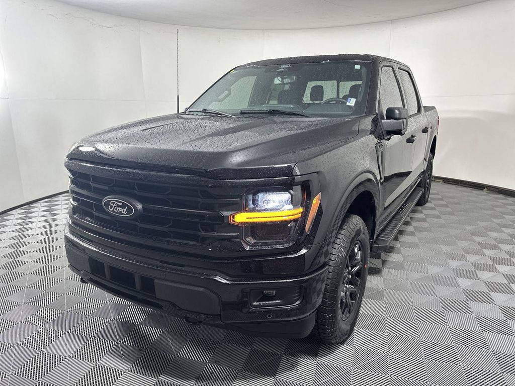 2025 Ford F-150 XLT photo 4