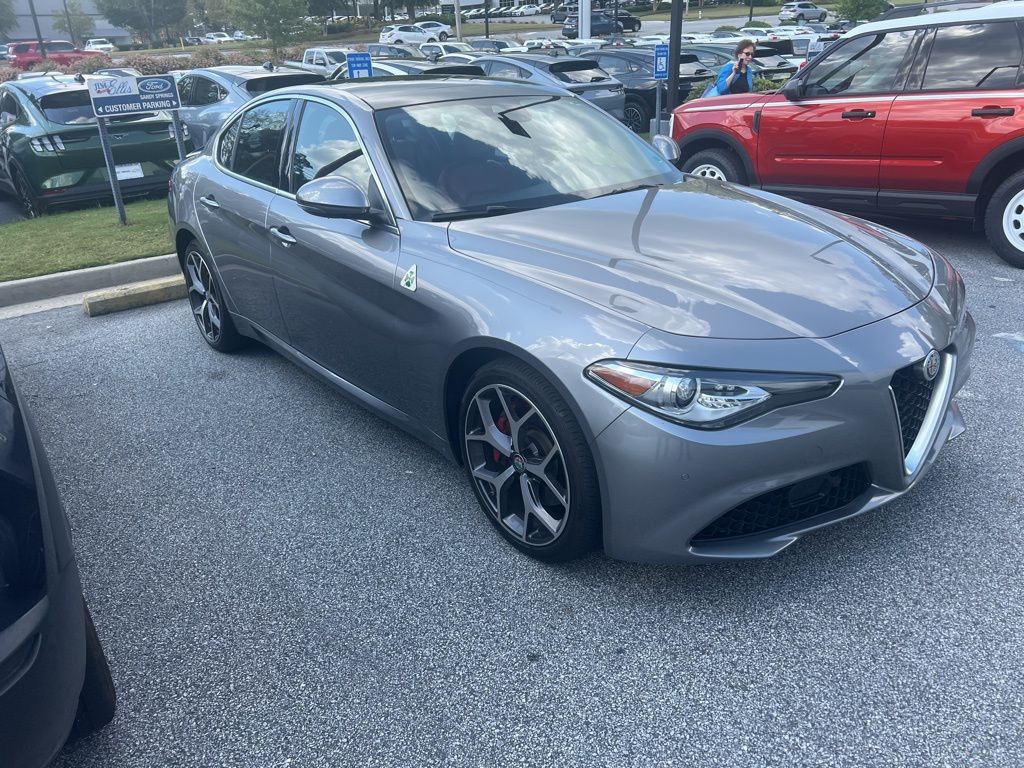 2021 Alfa Romeo Giulia Ti photo 3
