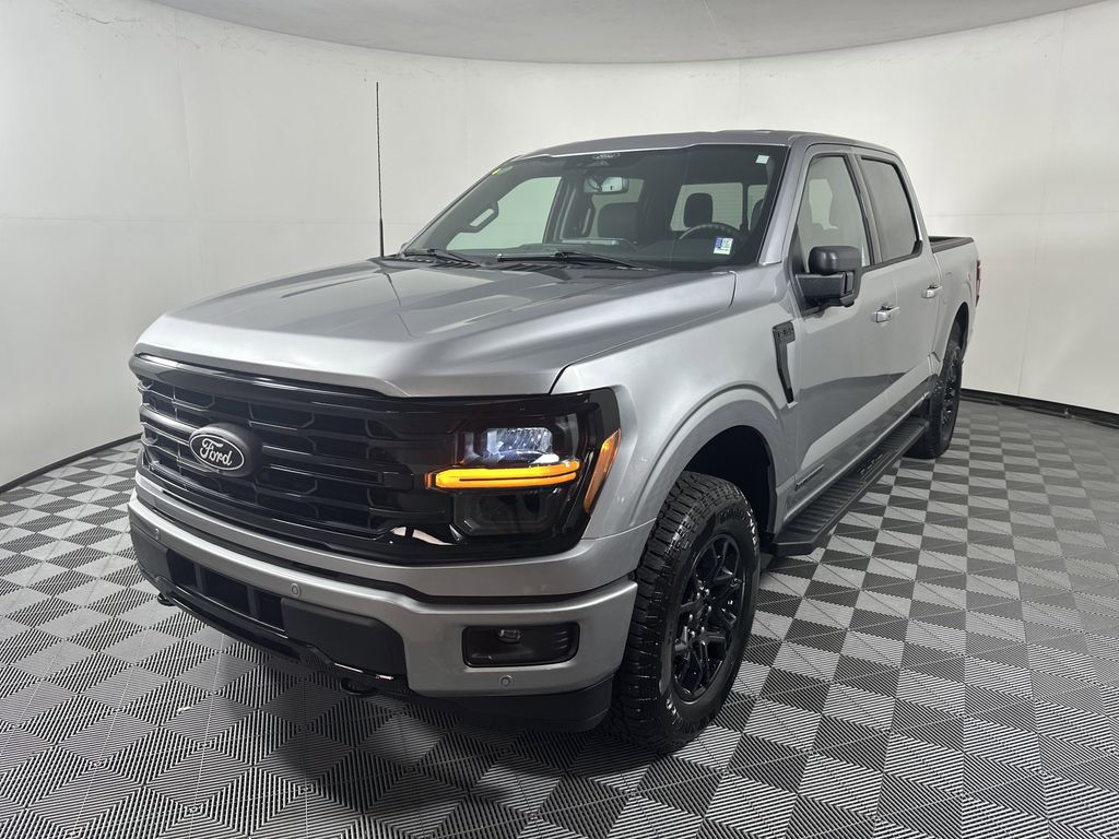2025 Ford F-150 XLT photo 3