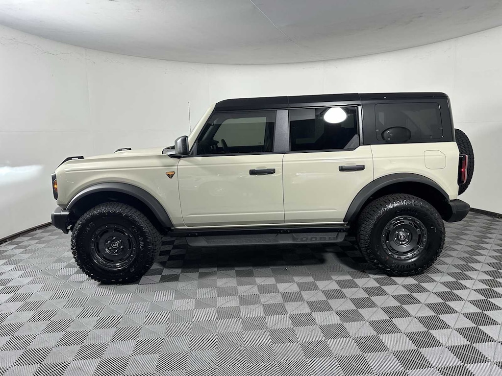 New 2025 Ford Bronco Outer Banks SUV