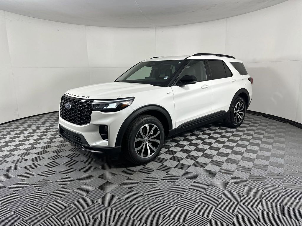 2025 Ford Explorer ST-Line photo 3