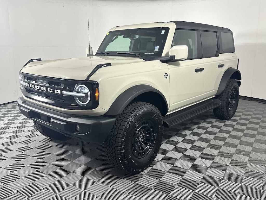 New 2026 Ford Bronco Outer Banks SUV