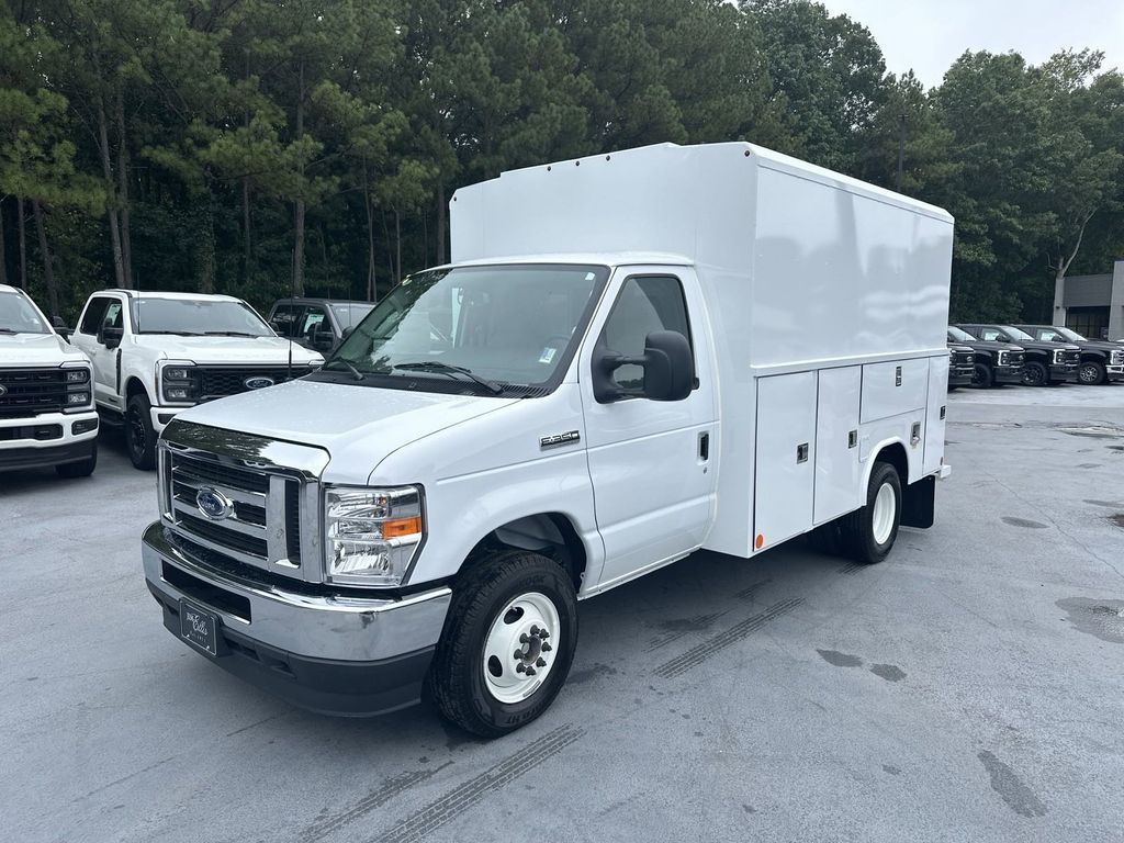 2025 Ford E-350 Base photo 4