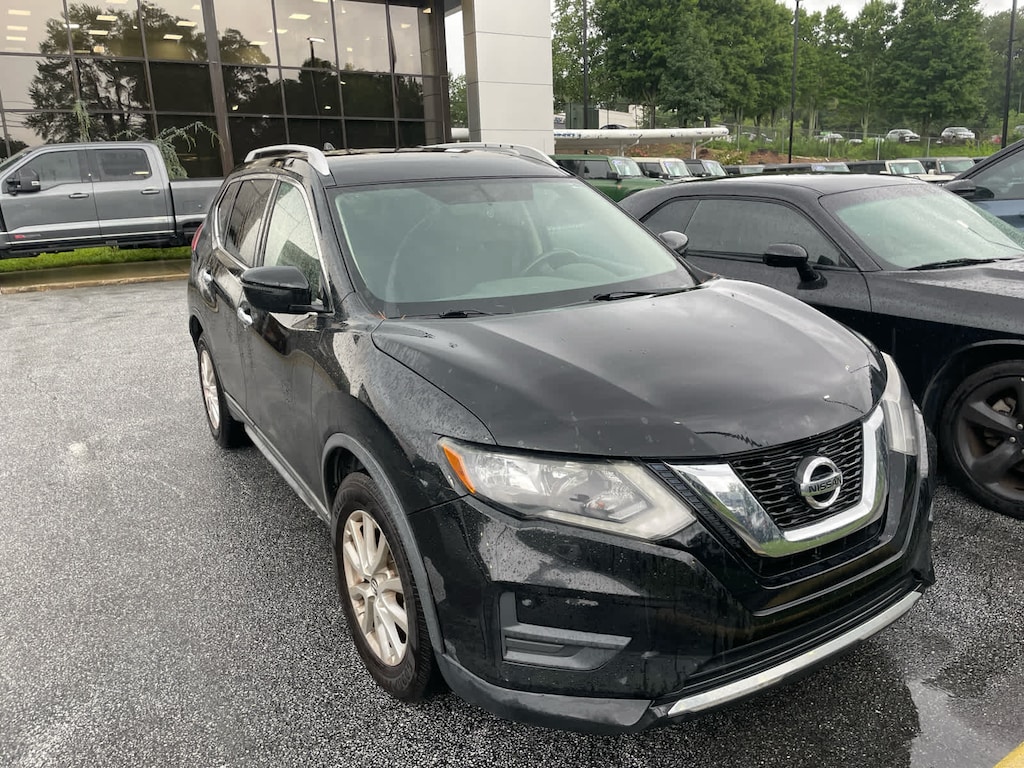Used 2017 Nissan Rogue SV SUV