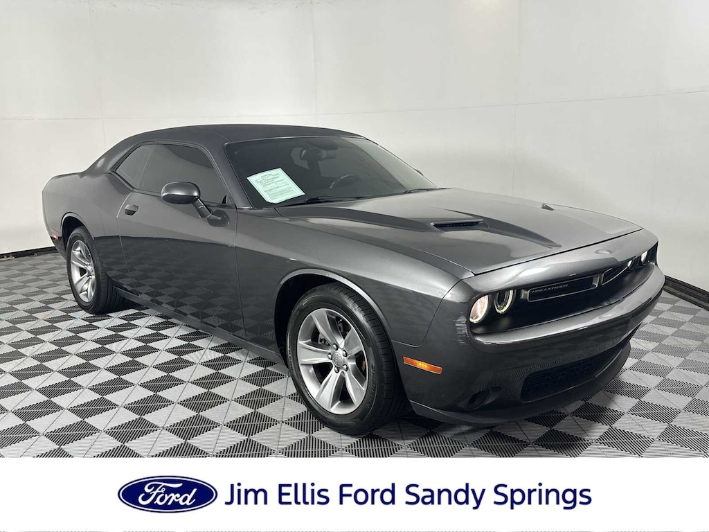 Used 2015 Dodge Challenger SXT Coupe