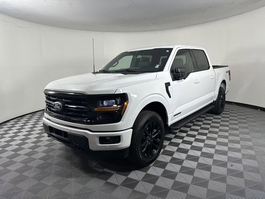 2025 Ford F-150 XLT photo 4