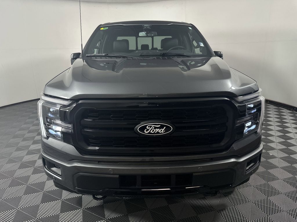 2025 Ford F-150 Lariat photo 2