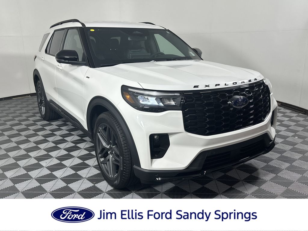2025 Ford Explorer ST-LINE's photo
